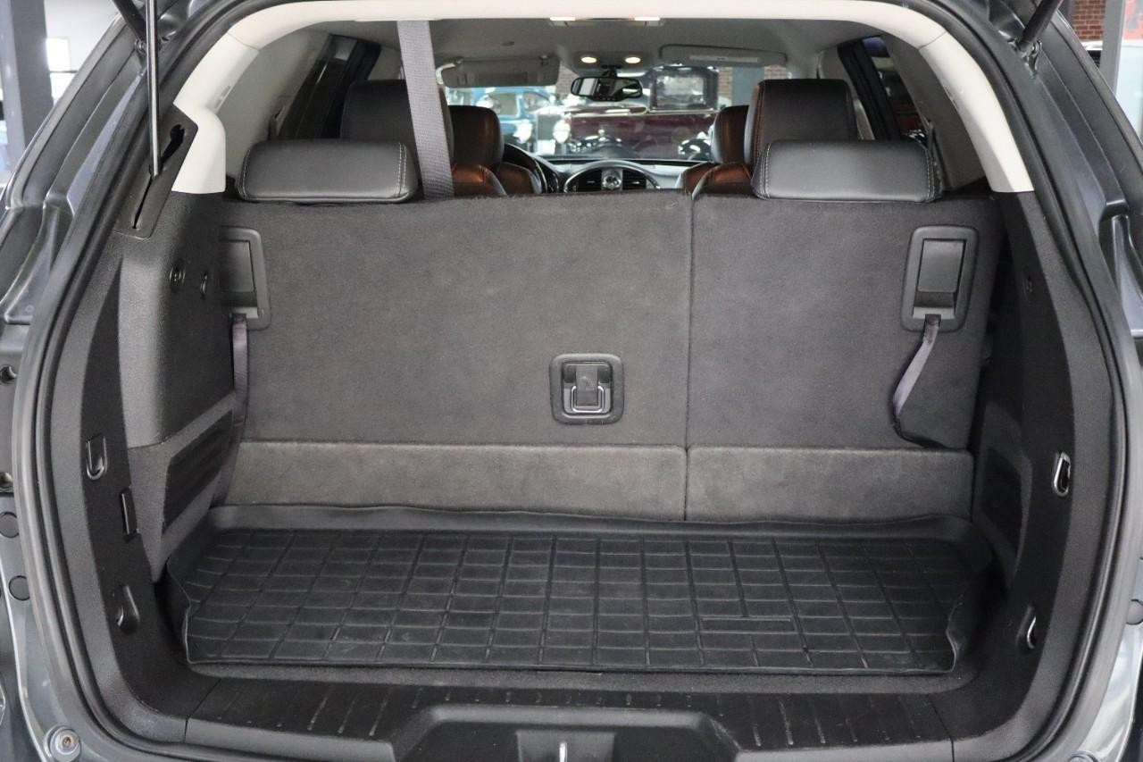 Buick Enclave Vehicle Full-screen Gallery Image 24