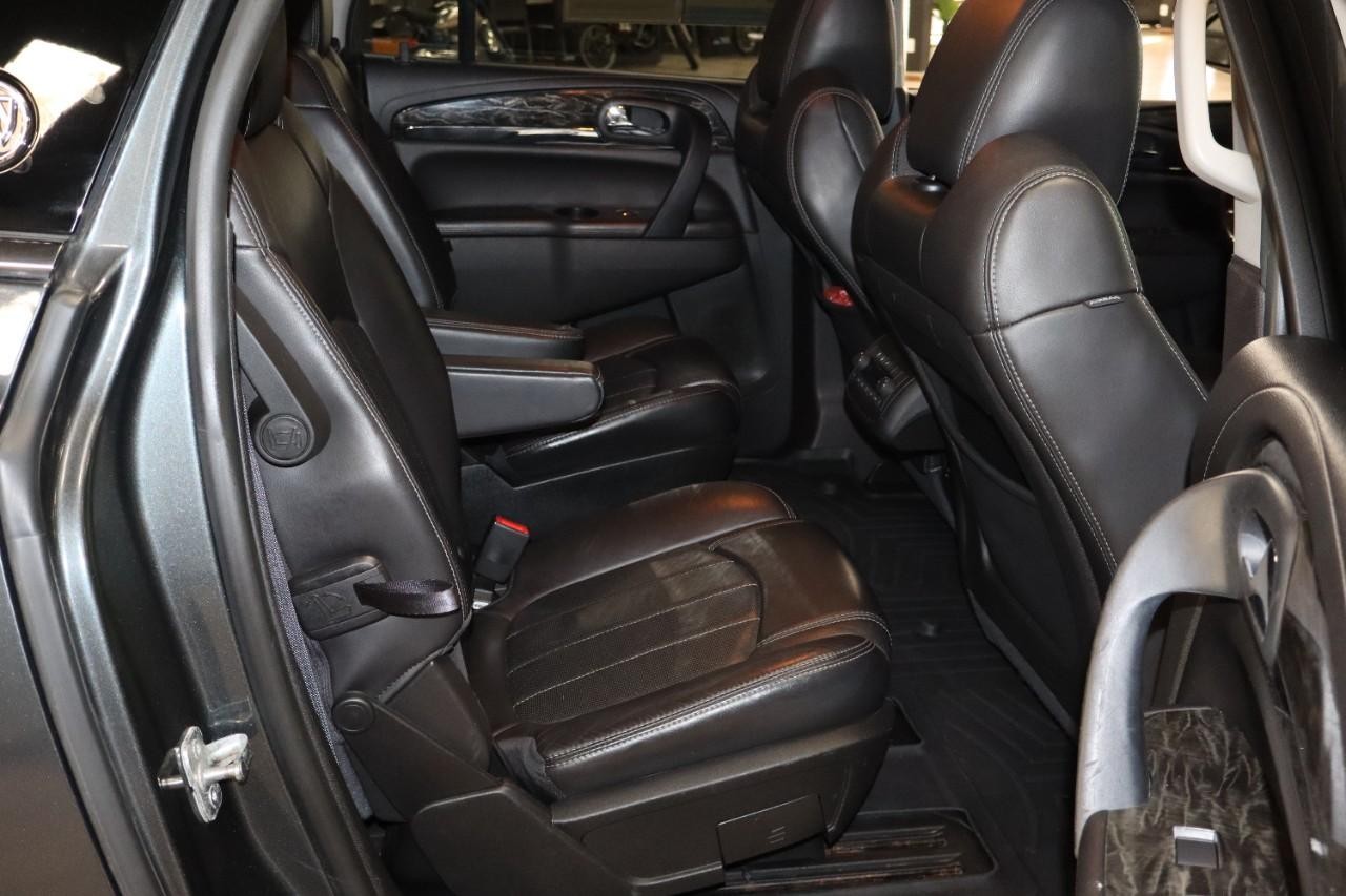 Buick Enclave Vehicle Full-screen Gallery Image 26