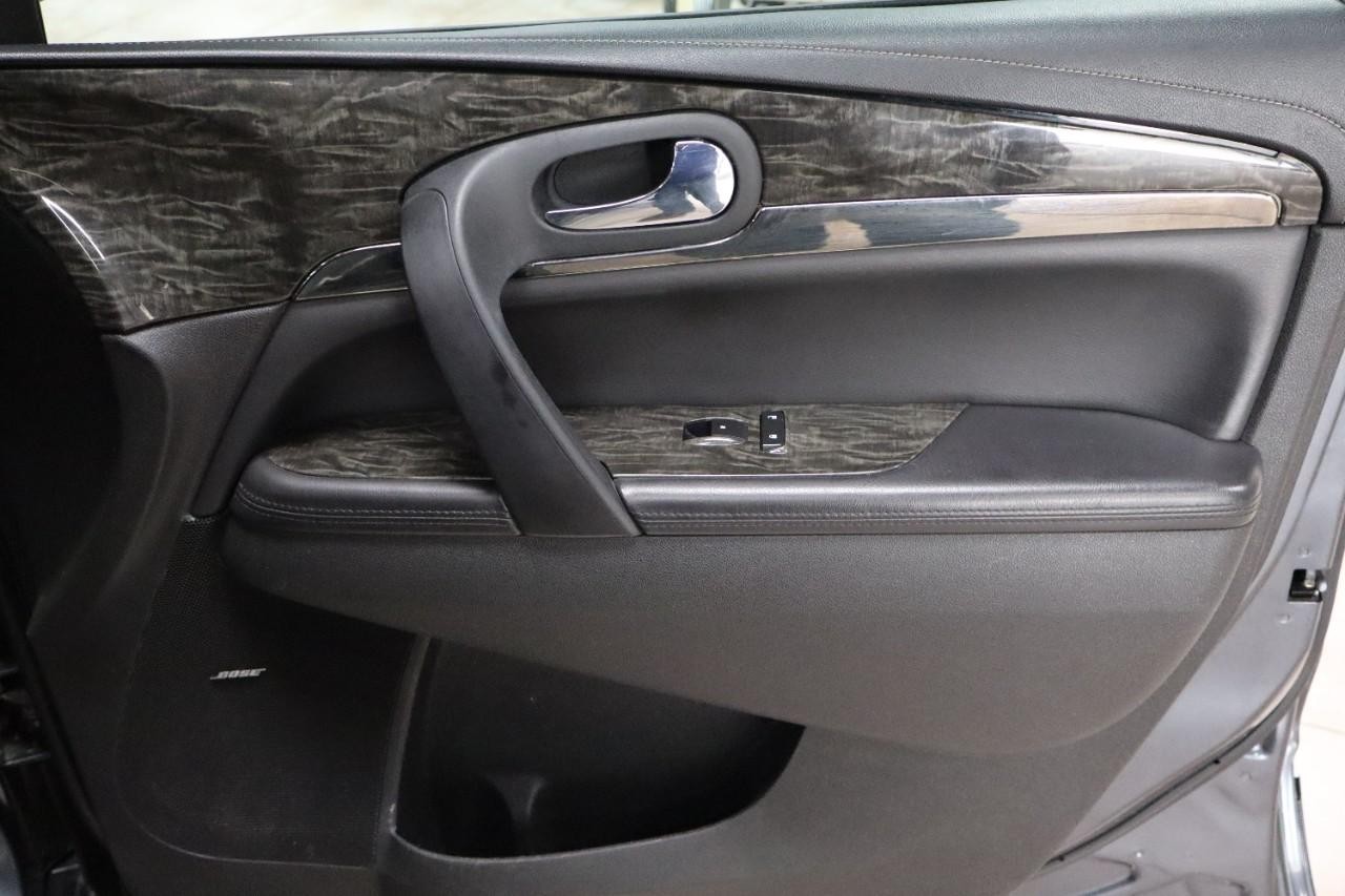 Buick Enclave Vehicle Full-screen Gallery Image 30