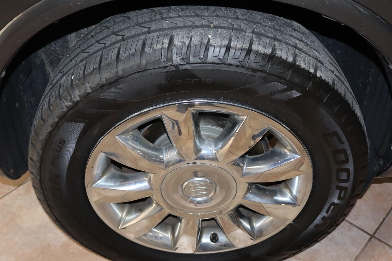 Buick Enclave Vehicle Full-screen Gallery Image 32