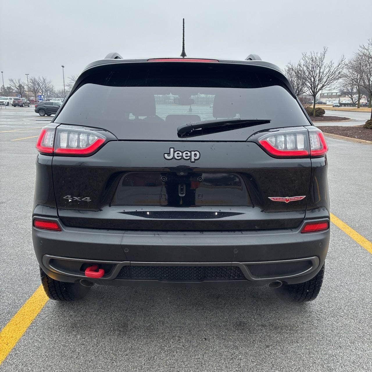 Jeep Cherokee Vehicle Full-screen Gallery Image 4