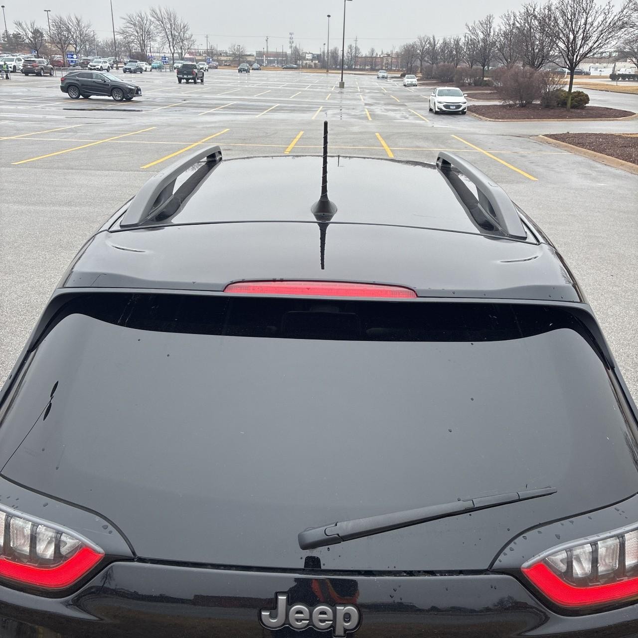 Jeep Cherokee Vehicle Full-screen Gallery Image 9