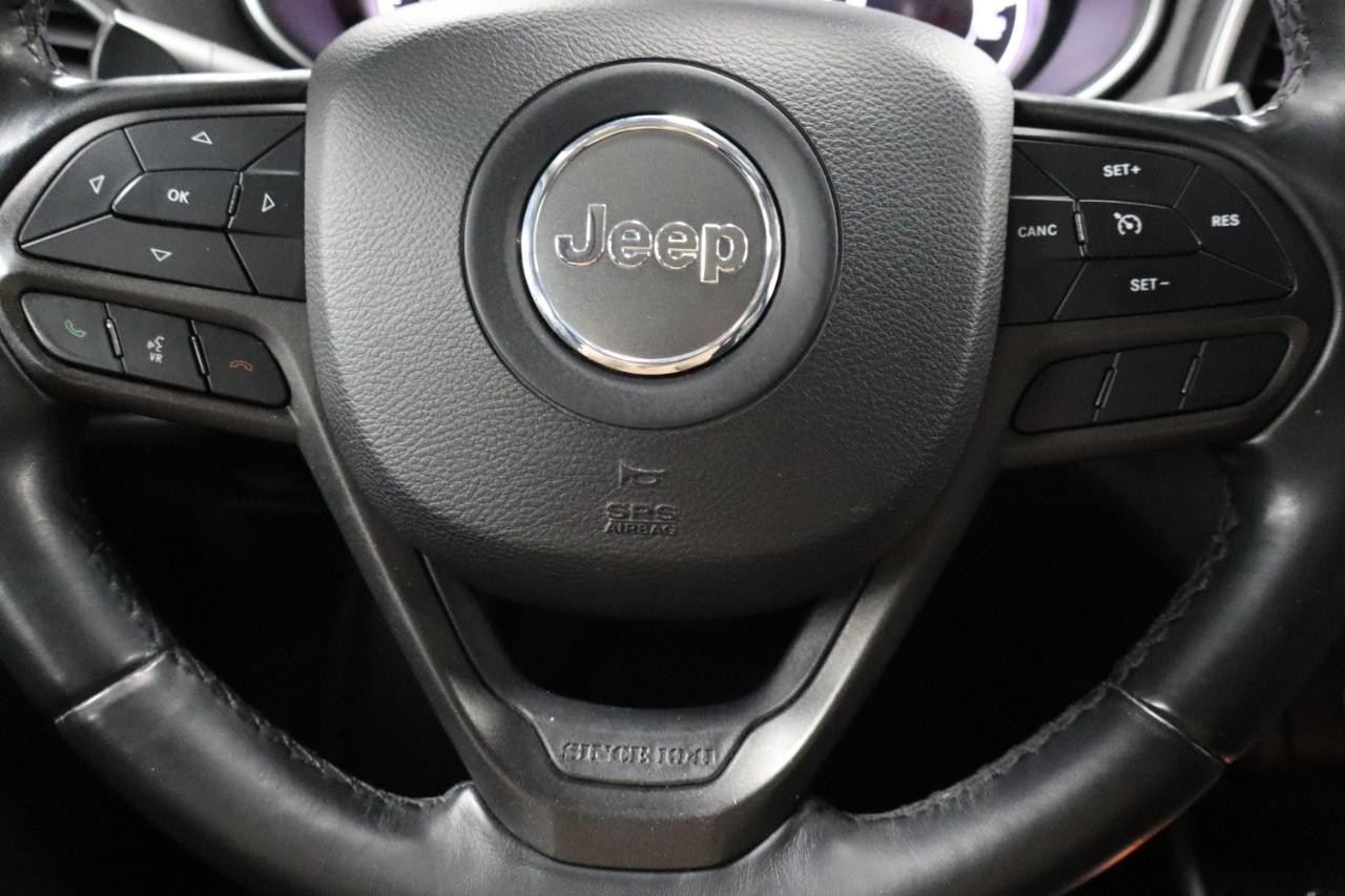 Jeep Cherokee Vehicle Full-screen Gallery Image 14