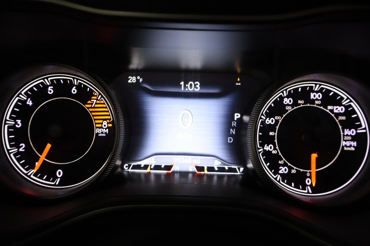 Jeep Cherokee Vehicle Full-screen Gallery Image 15