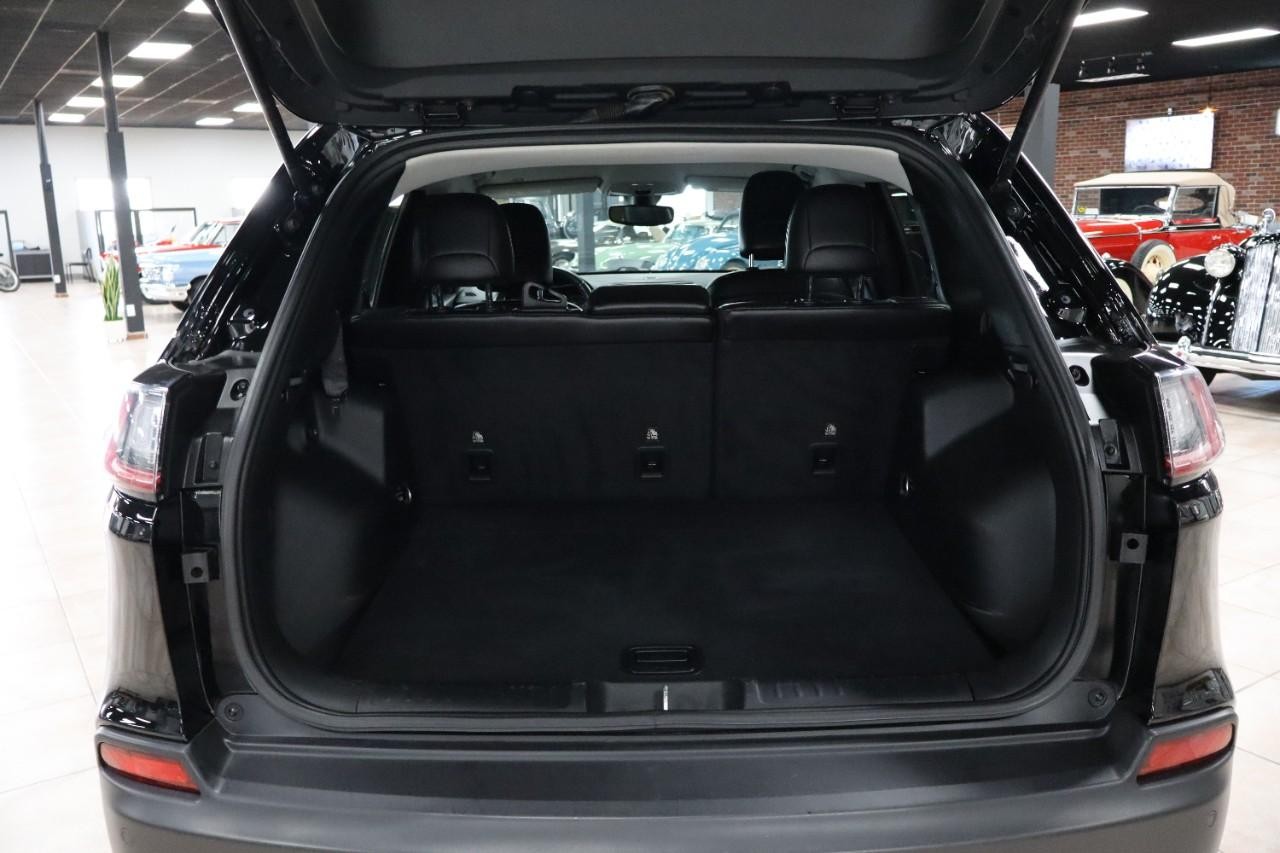 Jeep Cherokee Vehicle Full-screen Gallery Image 21