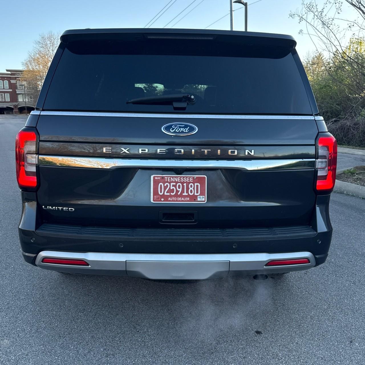 Ford Expedition Vehicle Full-screen Gallery Image 4