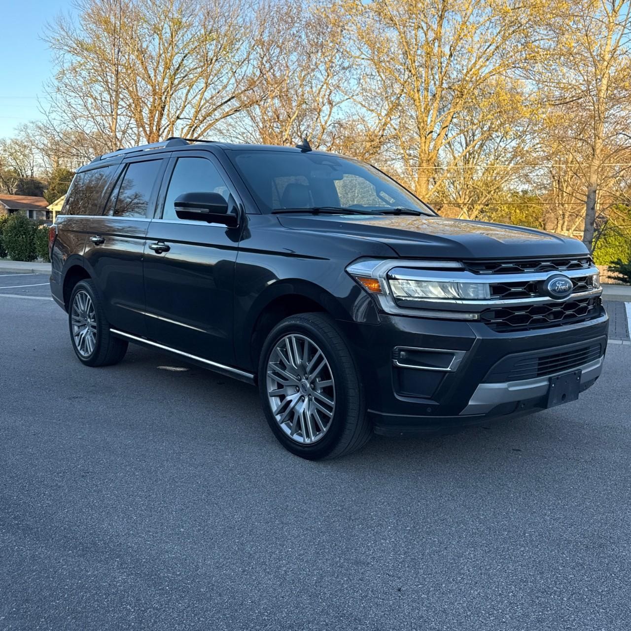 Ford Expedition Vehicle Full-screen Gallery Image 6