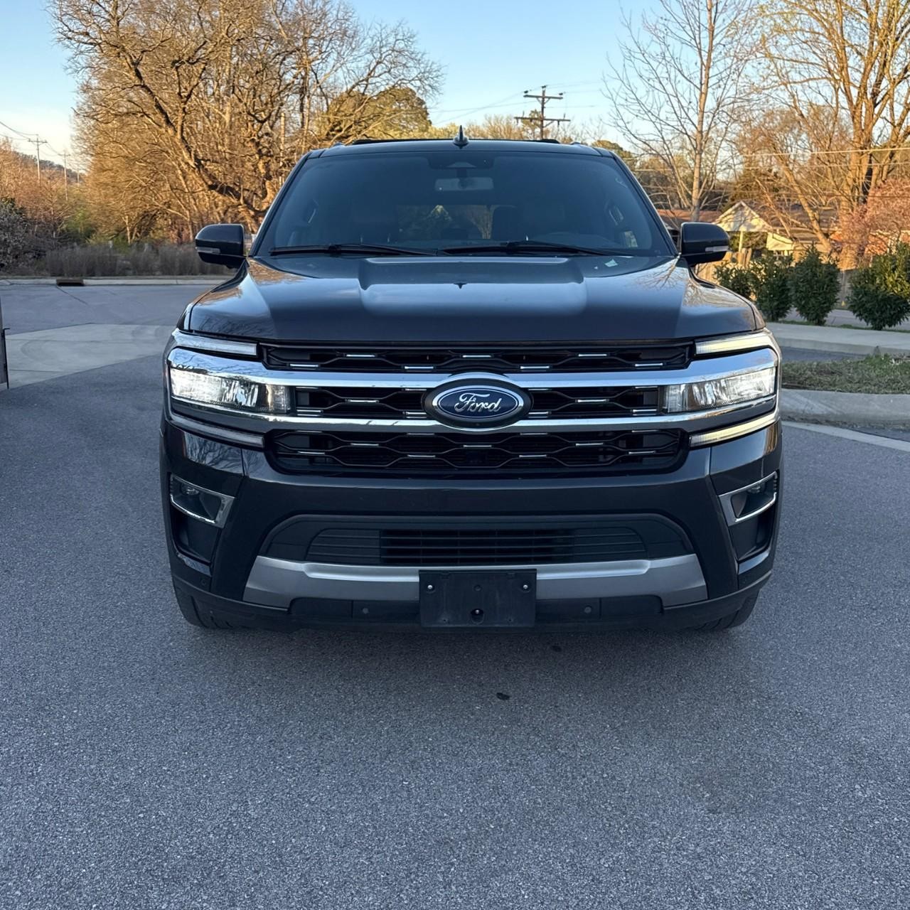 Ford Expedition Vehicle Full-screen Gallery Image 7