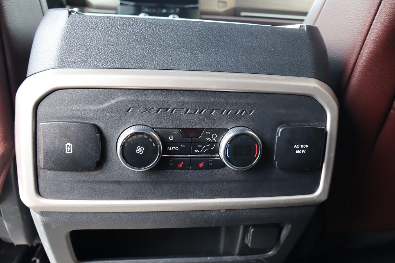 Ford Expedition Vehicle Full-screen Gallery Image 22