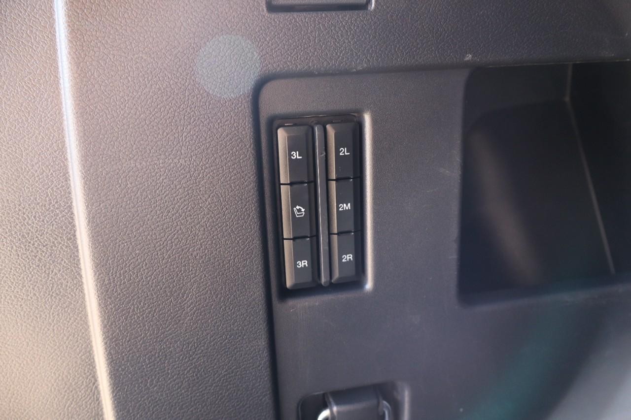 Ford Expedition Vehicle Full-screen Gallery Image 26