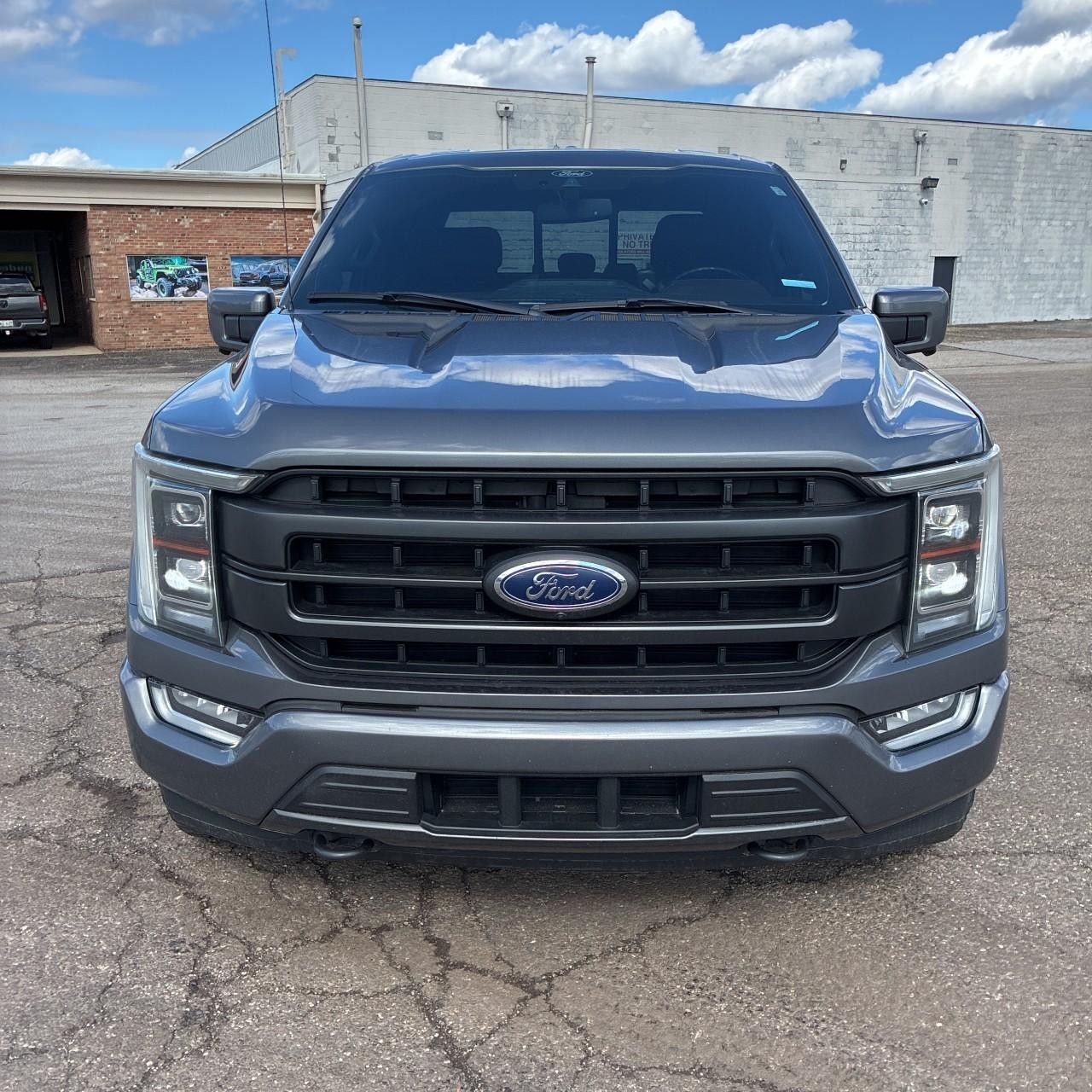 Ford F-150 Vehicle Full-screen Gallery Image 8