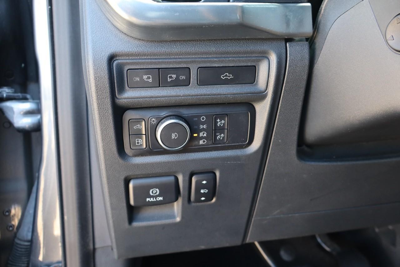 Ford F-150 Vehicle Full-screen Gallery Image 13