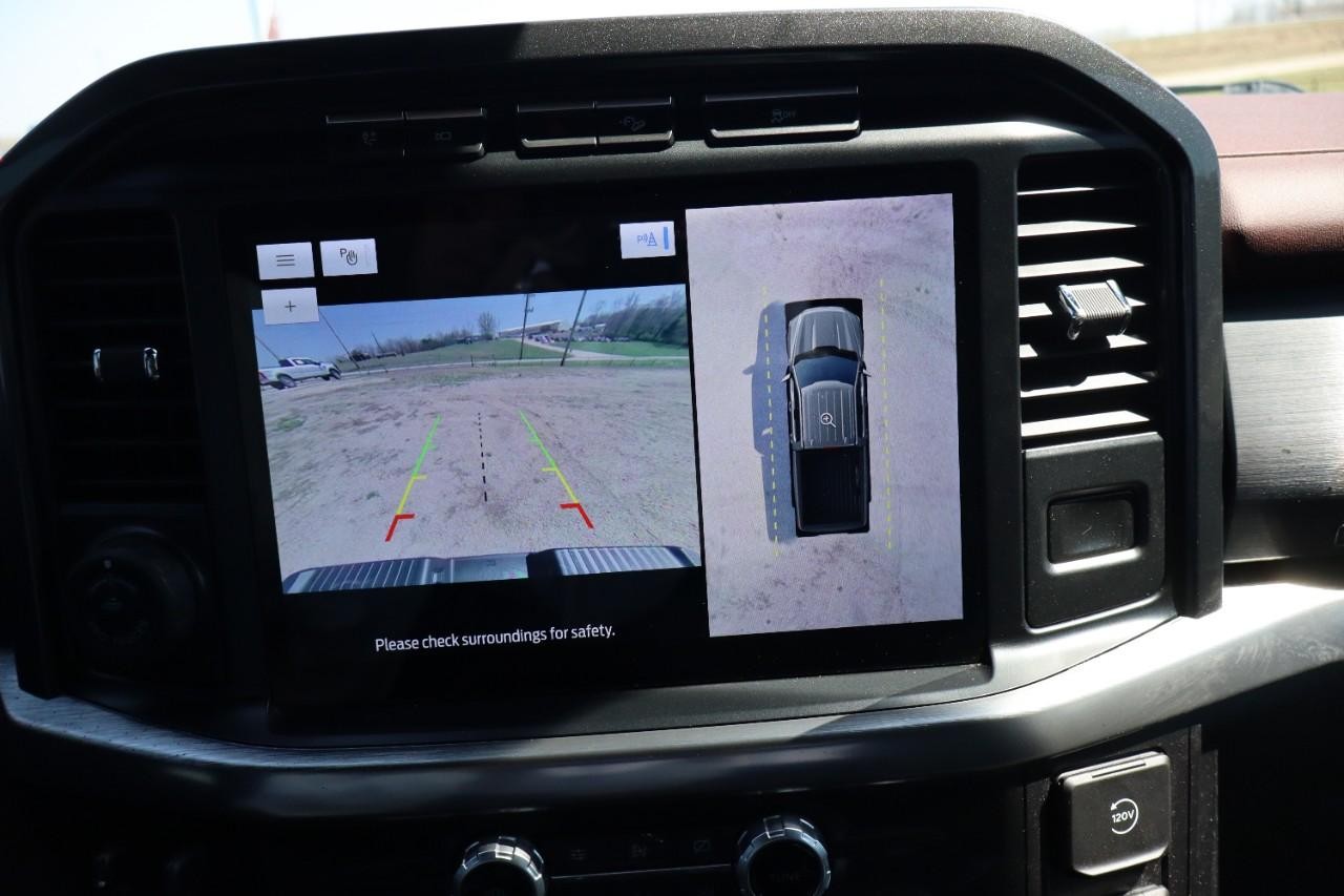 Ford F-150 Vehicle Full-screen Gallery Image 16