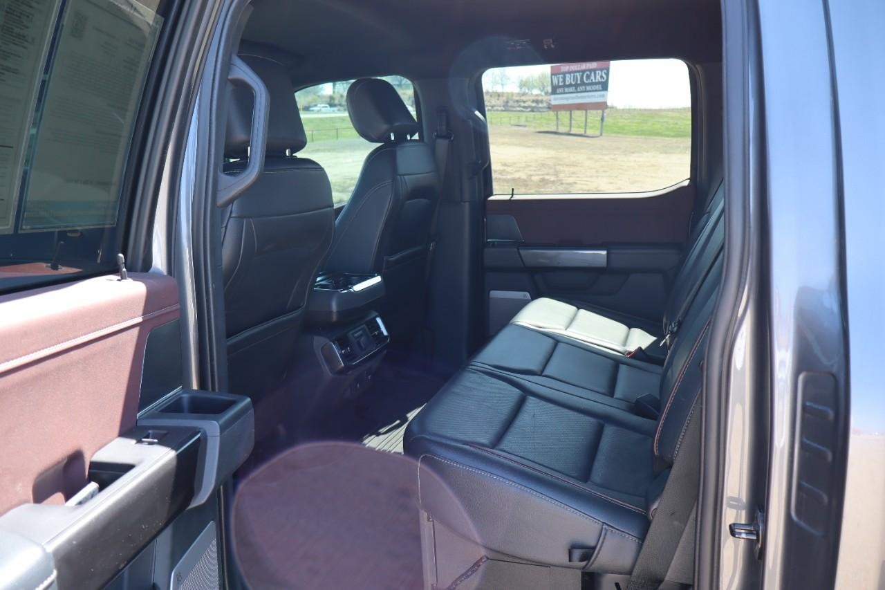 Ford F-150 Vehicle Full-screen Gallery Image 17