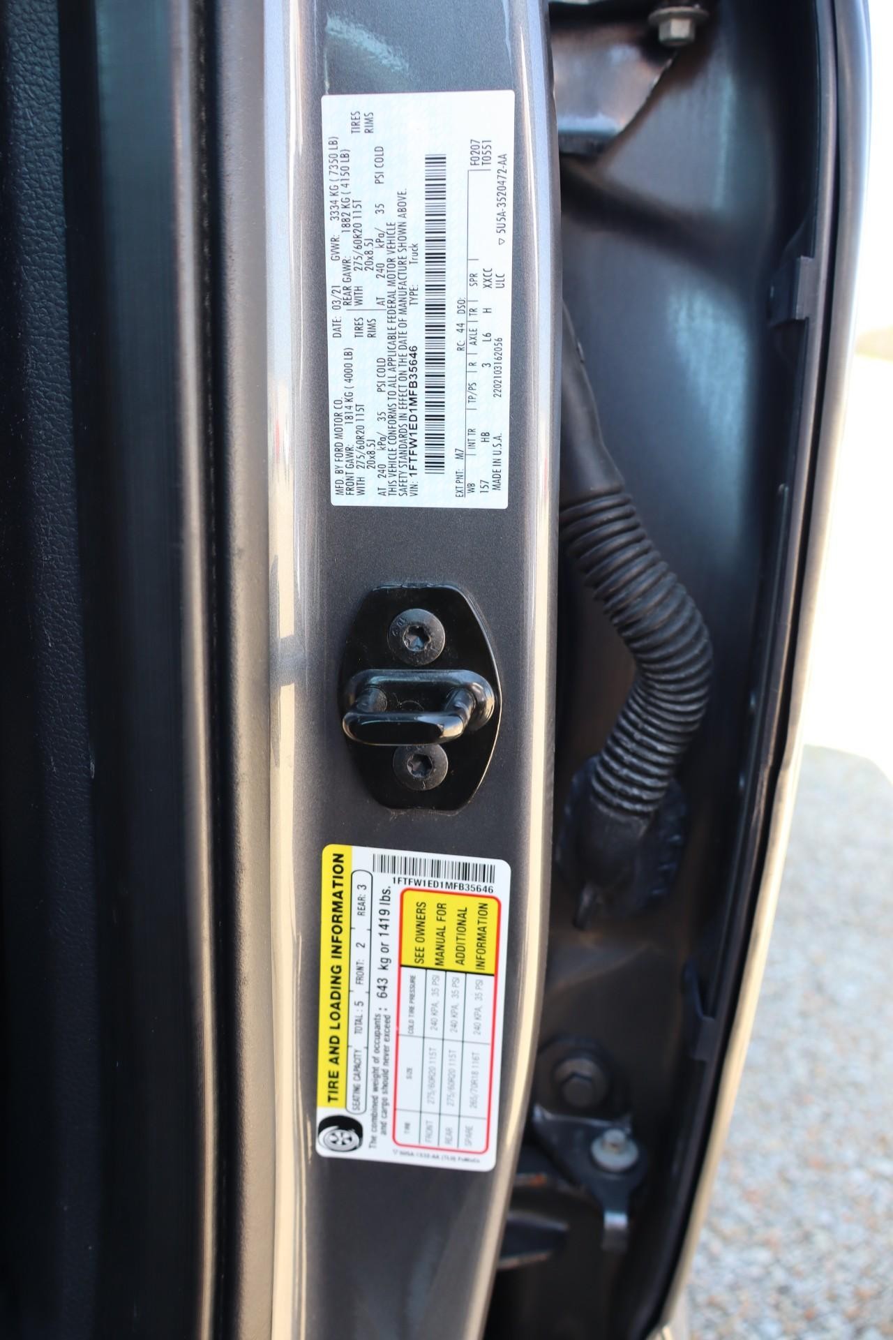 Ford F-150 Vehicle Full-screen Gallery Image 29