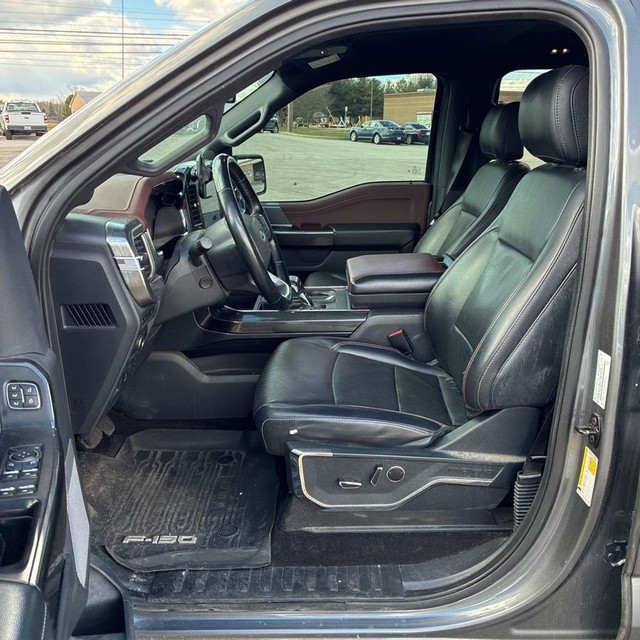 Ford F-150 Vehicle Full-screen Gallery Image 10