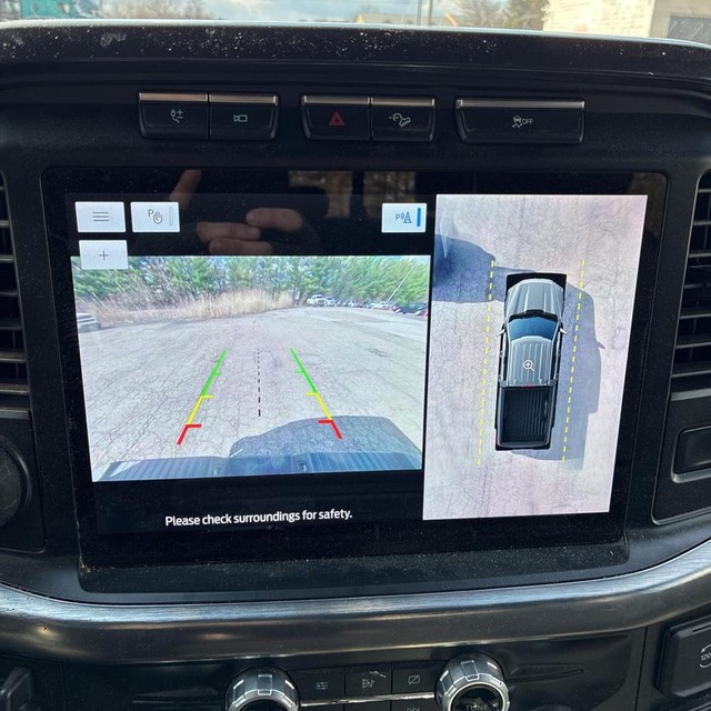 Ford F-150 Vehicle Full-screen Gallery Image 17