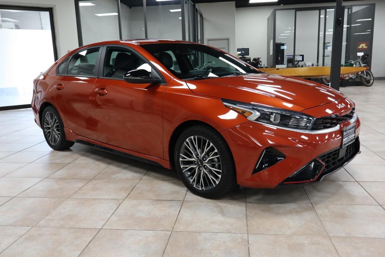 Kia Forte Vehicle Full-screen Gallery Image 7