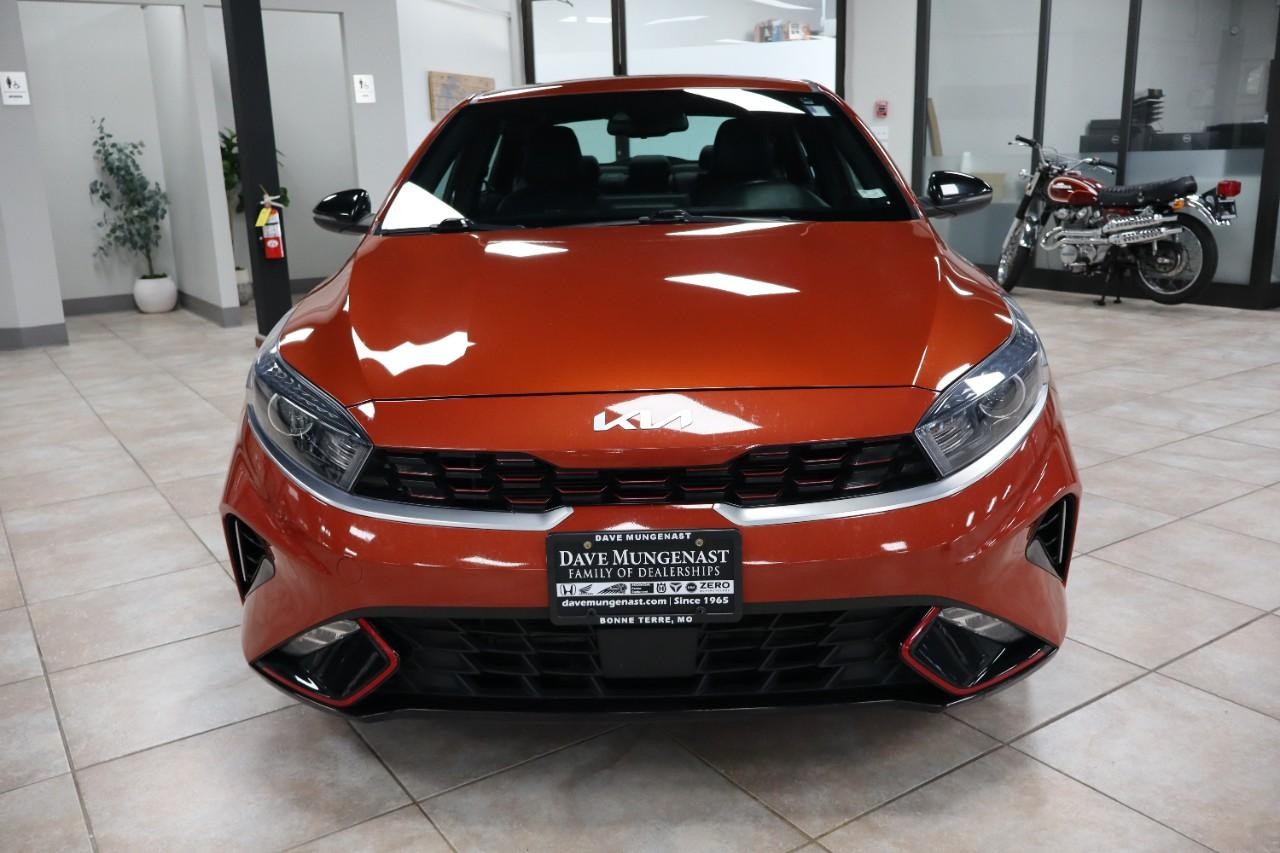 Kia Forte Vehicle Full-screen Gallery Image 8