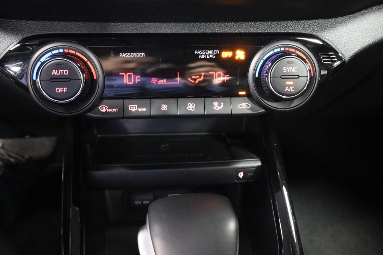 Kia Forte Vehicle Full-screen Gallery Image 18