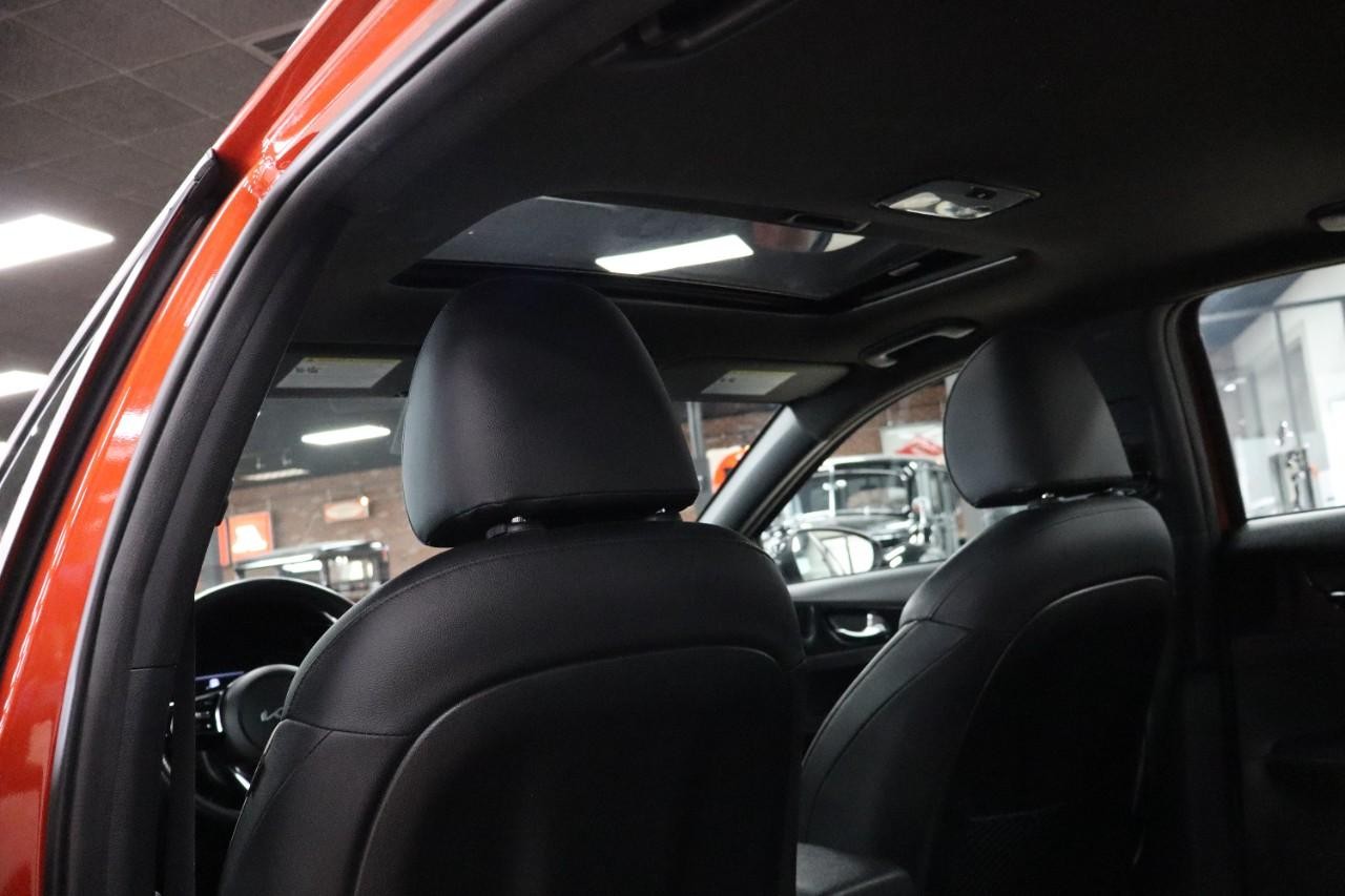 Kia Forte Vehicle Full-screen Gallery Image 21