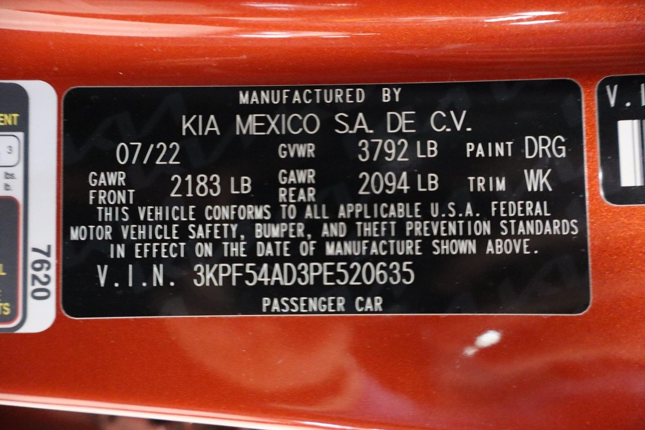 Kia Forte Vehicle Full-screen Gallery Image 23