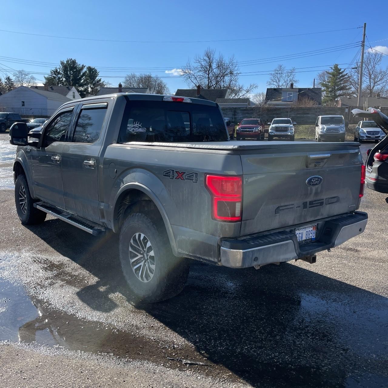 Ford F-150 Vehicle Full-screen Gallery Image 2