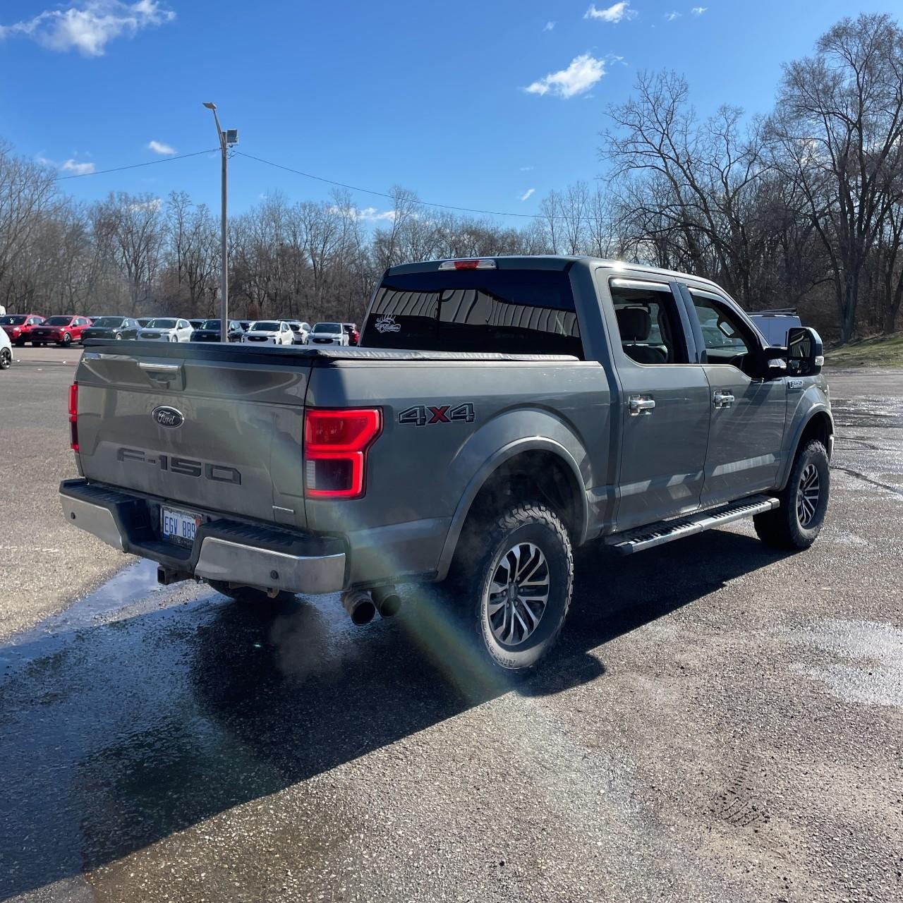 Ford F-150 Vehicle Full-screen Gallery Image 3