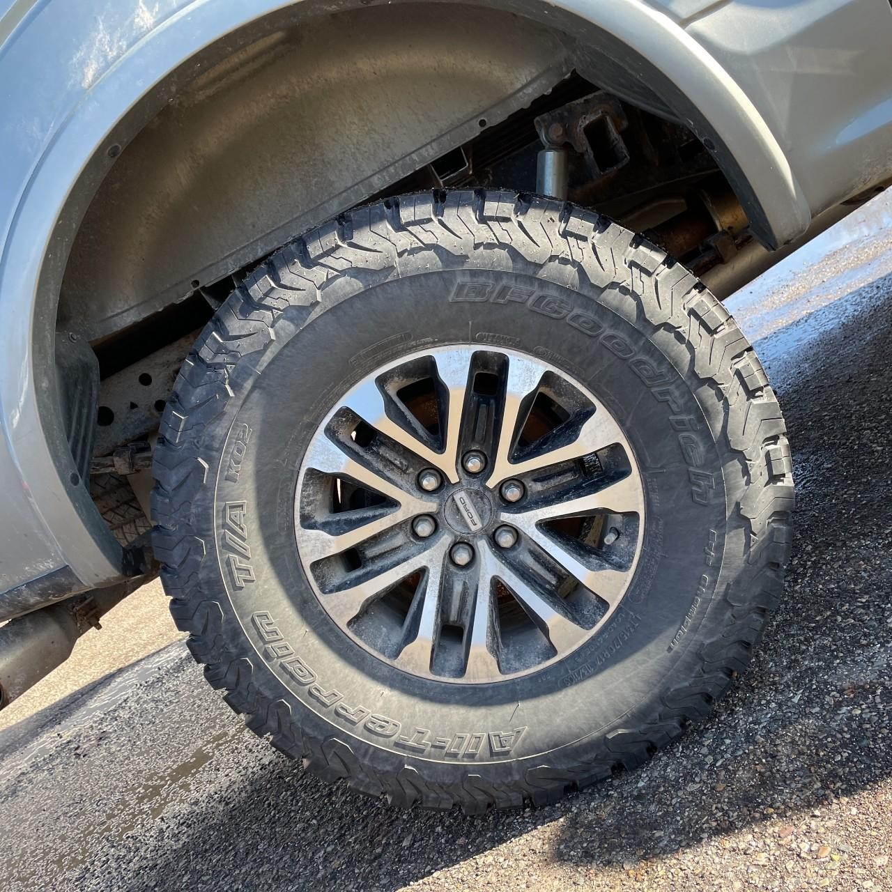 Ford F-150 Vehicle Full-screen Gallery Image 6