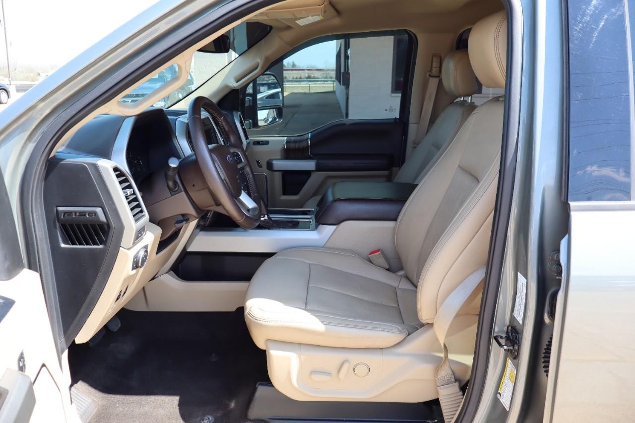 Ford F-150 Vehicle Full-screen Gallery Image 9