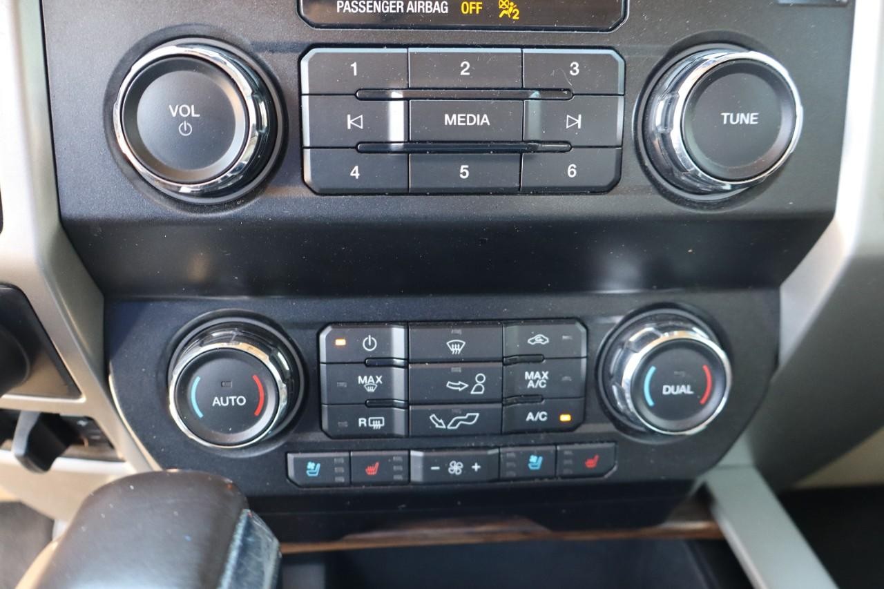 Ford F-150 Vehicle Full-screen Gallery Image 16