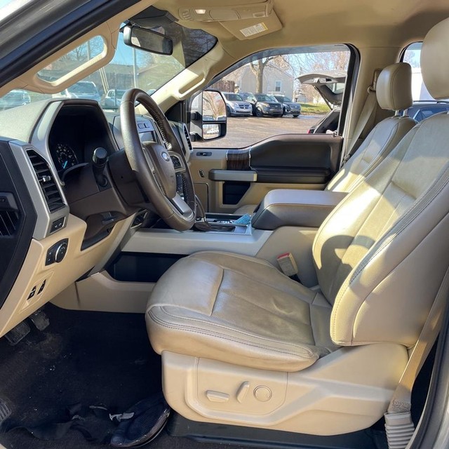 Ford F-150 Vehicle Full-screen Gallery Image 7