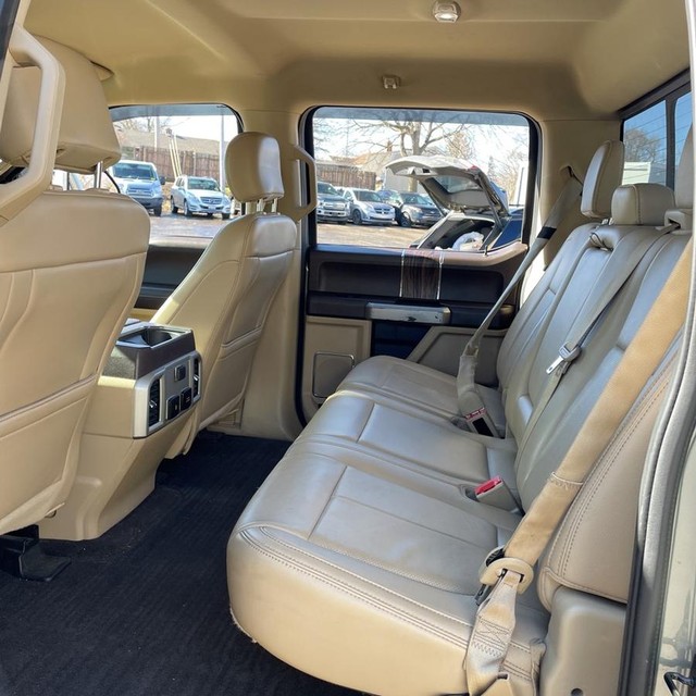 Ford F-150 Vehicle Full-screen Gallery Image 9