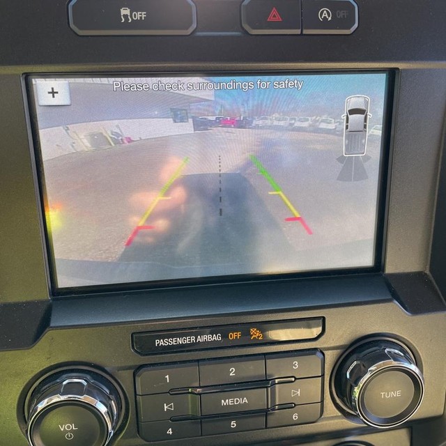 Ford F-150 Vehicle Full-screen Gallery Image 13