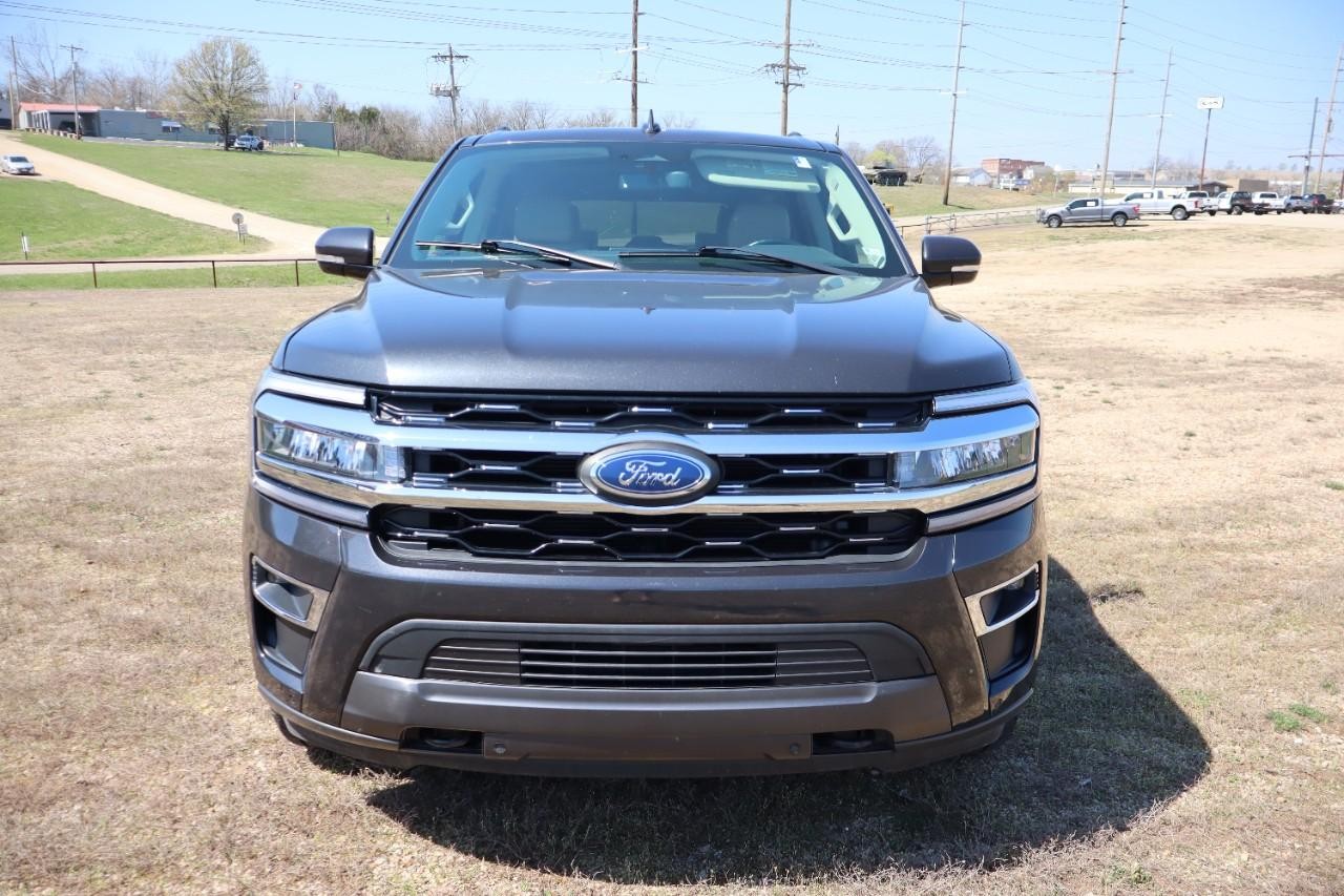 Ford Expedition Vehicle Full-screen Gallery Image 8