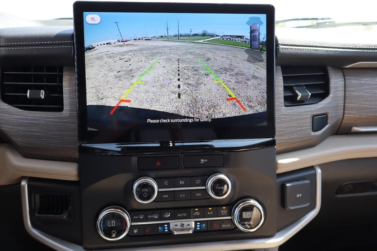 Ford Expedition Vehicle Full-screen Gallery Image 14