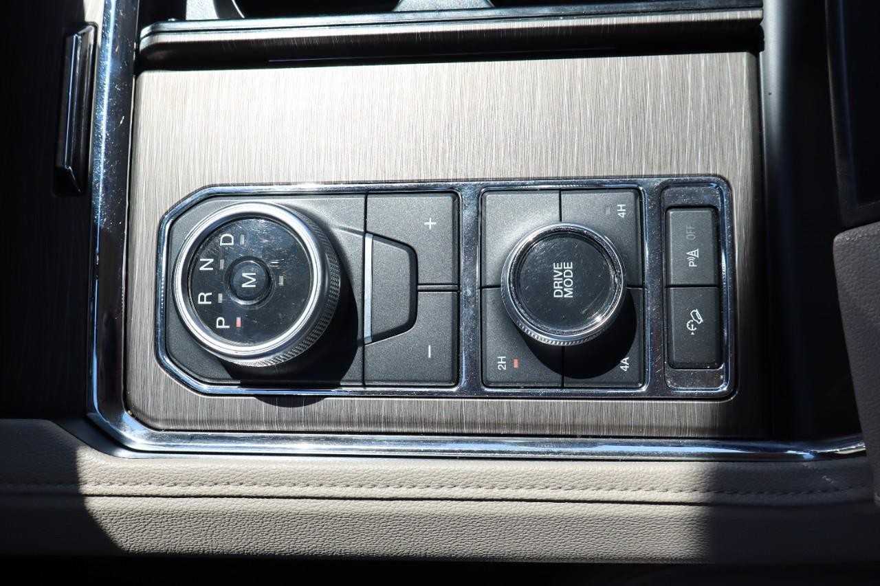 Ford Expedition Vehicle Full-screen Gallery Image 15