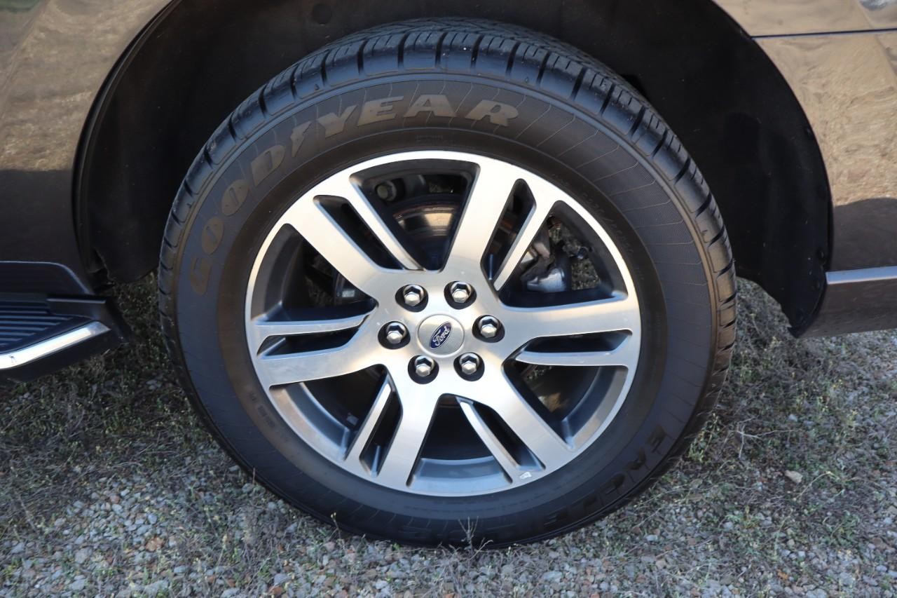 Ford Expedition Vehicle Full-screen Gallery Image 21