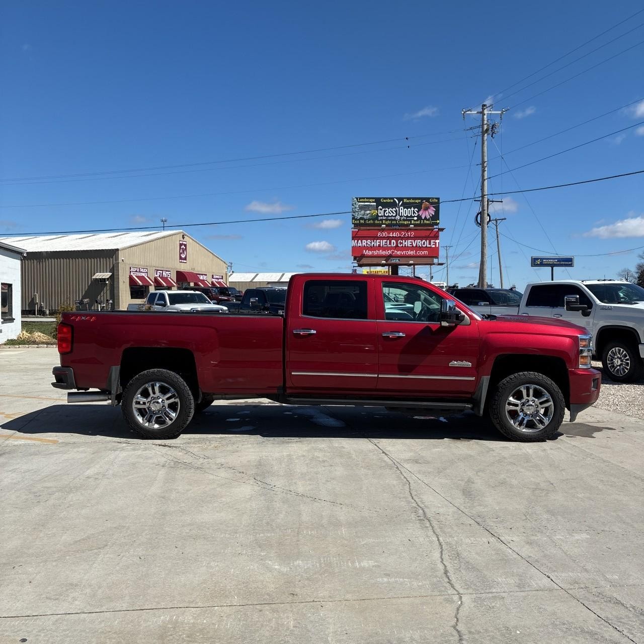 Chevrolet Silverado 2500HD Vehicle Full-screen Gallery Image 5