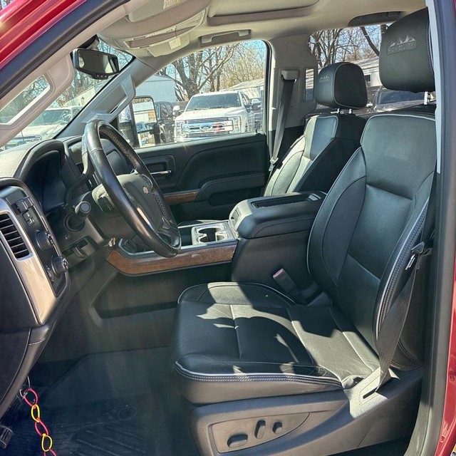 Chevrolet Silverado 2500HD Vehicle Full-screen Gallery Image 8