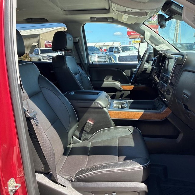 Chevrolet Silverado 2500HD Vehicle Full-screen Gallery Image 9