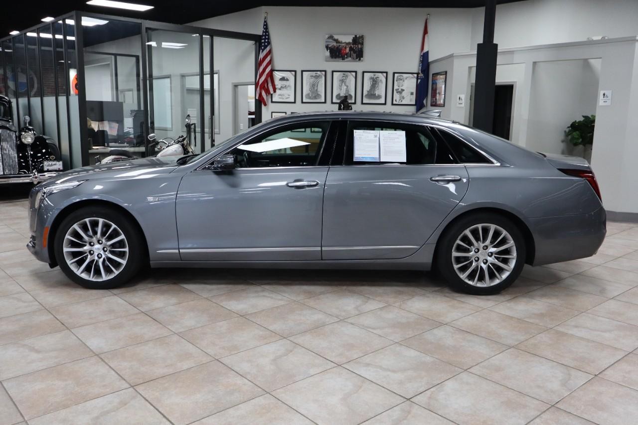 Cadillac CT6 Vehicle Full-screen Gallery Image 2