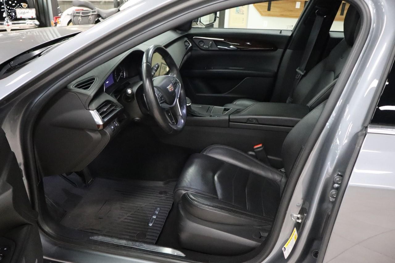 Cadillac CT6 Vehicle Full-screen Gallery Image 9