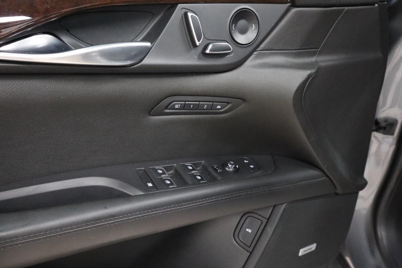 Cadillac CT6 Vehicle Full-screen Gallery Image 10