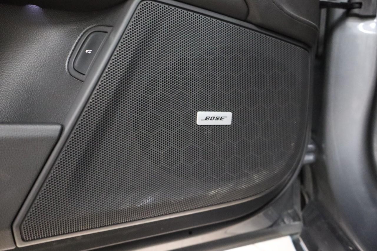 Cadillac CT6 Vehicle Full-screen Gallery Image 11