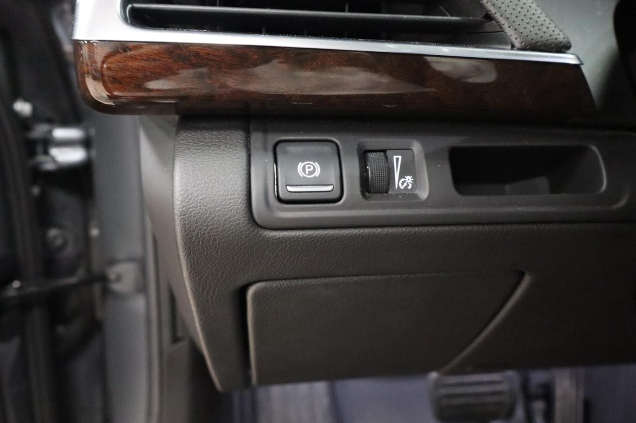 Cadillac CT6 Vehicle Full-screen Gallery Image 12