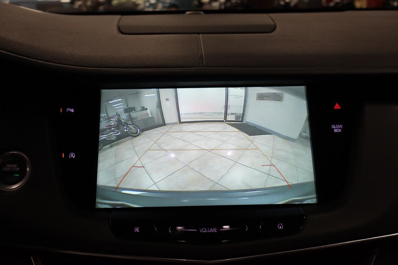 Cadillac CT6 Vehicle Full-screen Gallery Image 15