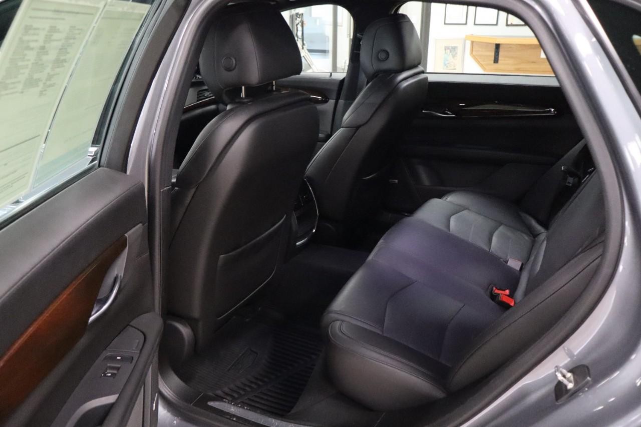 Cadillac CT6 Vehicle Full-screen Gallery Image 19