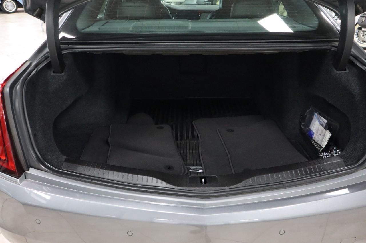 Cadillac CT6 Vehicle Full-screen Gallery Image 20