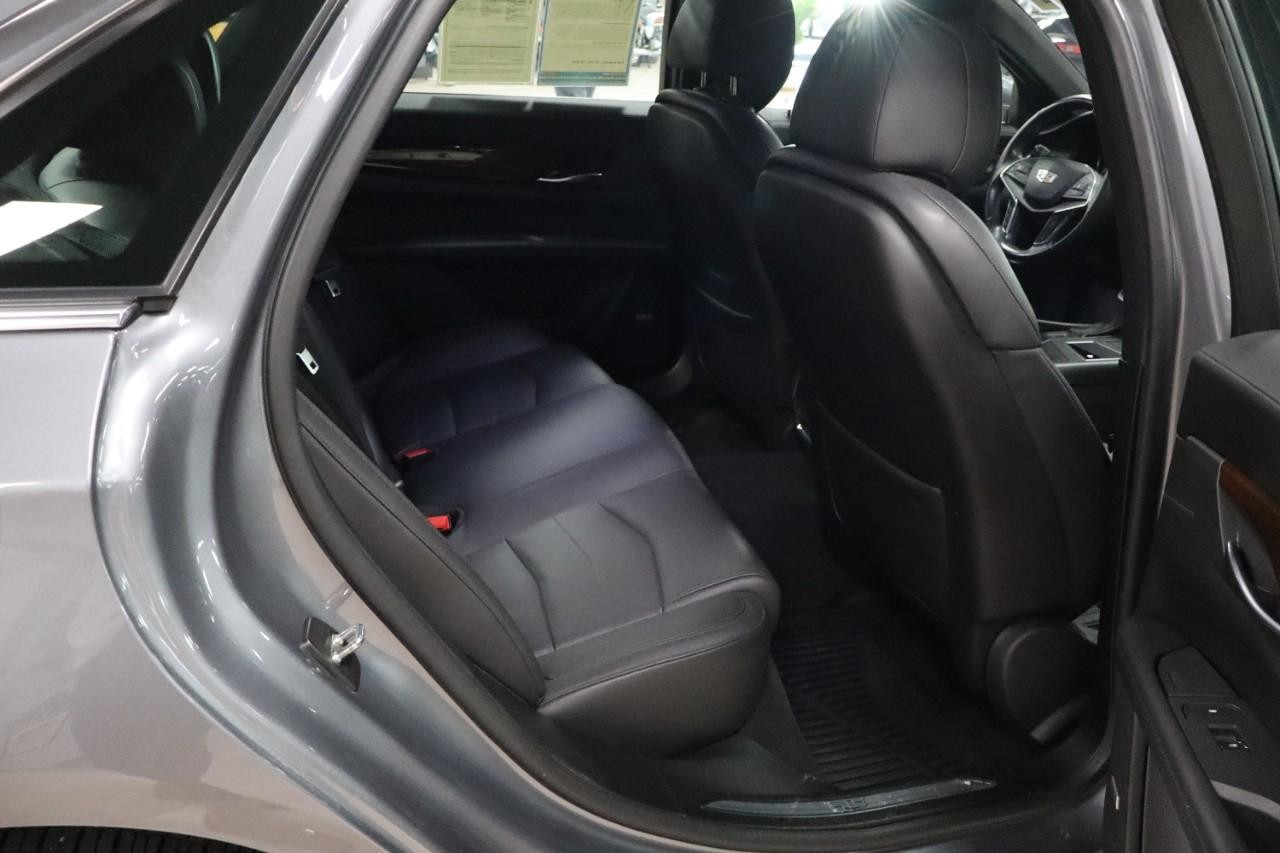 Cadillac CT6 Vehicle Full-screen Gallery Image 21